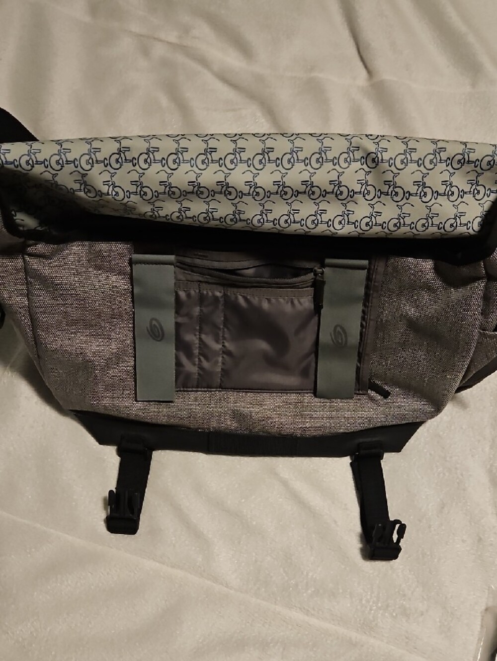 Timbuk2 Gray Messenger Bag with Navy Patch - Picture 9 of 16